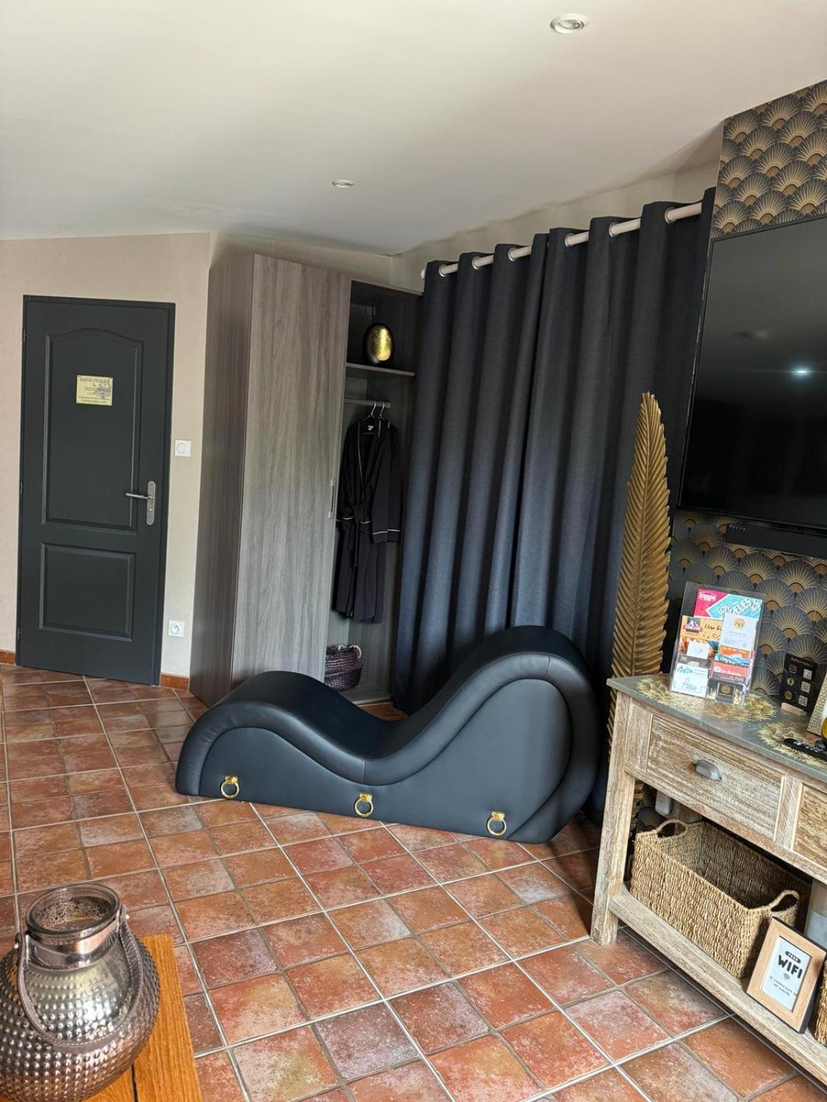 785 Jacuzzi Sauna Bed & Breakfast